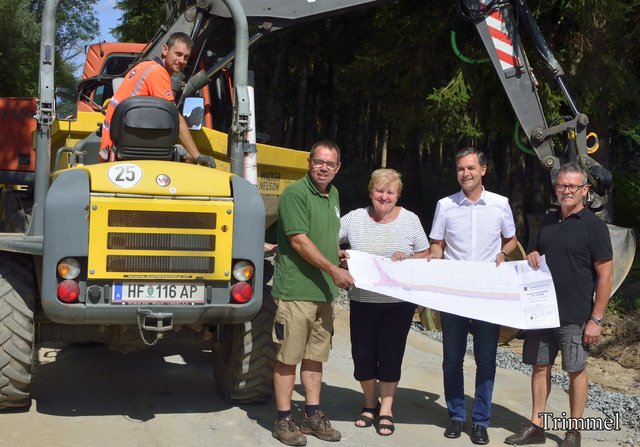 Die Verantwortlichen rund um Bgm. Wolfgang Dolesch beim Baubeginn für die neue Torteichstraße. | Foto: Otto Trimmel