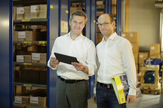 FISCH-Tools-Geschäftsführer Christoph Riegler (links) und Andreas Eberhard freuen sich über Eisbohrer-Folgeaufträge und einen Neuauftrag vom Liechtensteiner Skiverband. | Foto: FISCH-Tools/Karl Schrotter