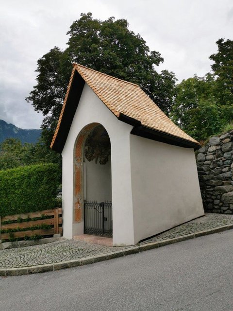 Die Lahnbachkapelle mit neuem Schindeldach | Foto: Sternad
