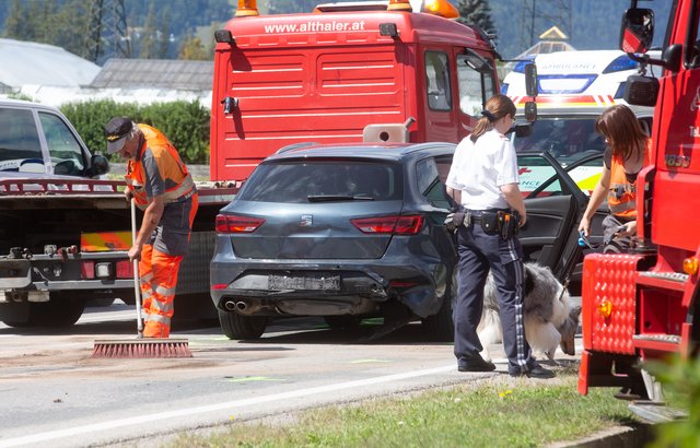 Bei dem Auffahrunfall in Nußdorf-Debat wurden vier Personen verletzt.