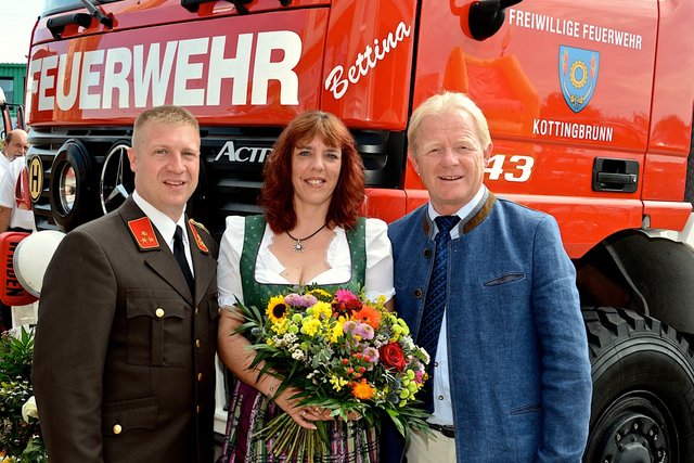 Kommandant Christopher Pischem, Fahrzeugpatin Bettina List, NAbg. Peter Gerstner