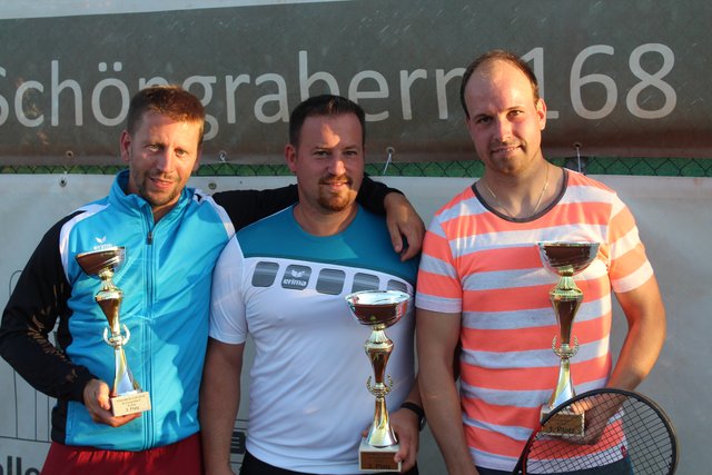 Im Einzelfinale bezwang Raphael Fasching (rechts) Alfred Widhalm (Mitte).Dritte wurde Edi Kosch (links)