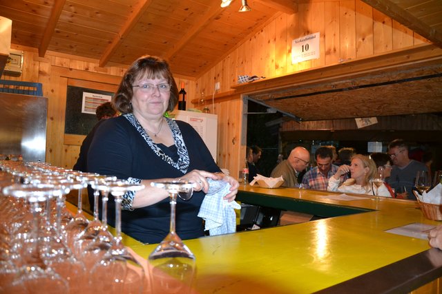 Eva Hahofer hatte die Schank bestens im Griff...