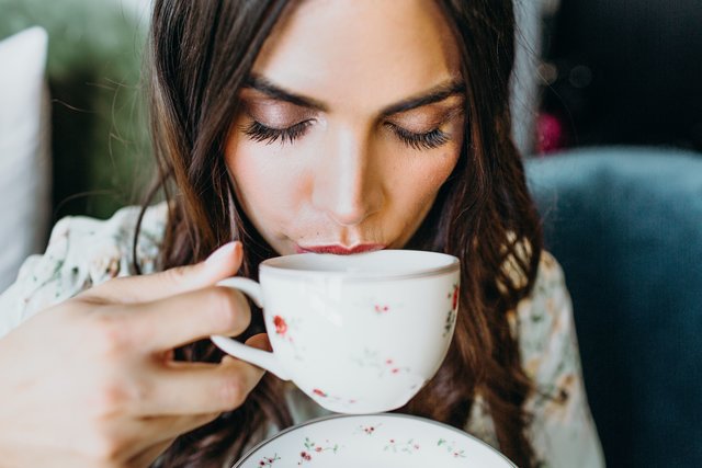 Mit Zucker, ohne Zucker, mit viel Milch oder schwarz wie die Nacht – beim Thema Kaffee scheiden sich die Geister.