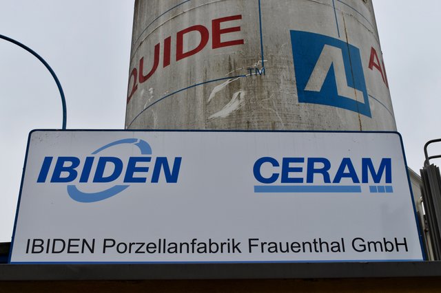 Die Ibiden Ceram GmbH in der Porzellanfabrik Frauenthal baut bis zu 65 Arbeitsplätze ab. | Foto: Michl