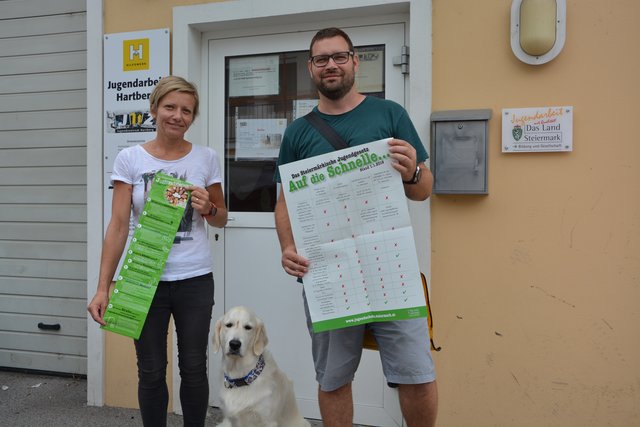 Wertvolle Aufklärung: Nicole Hartinger und Bernd Laschet vom Streetwork Hartberg wissen über das Jugendgesetz bestens Bescheid und informieren Jugendliche über die Neuerungen.