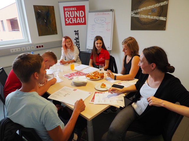 Bei der Redaktionssitzung wurden gemeinsam die Themen besprochen und die ersten Schritte festgelegt.