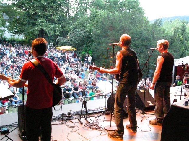 Die Band "Scheibbs 3" sorgt für Stimmung.