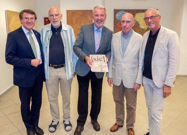 Kulturstadtrat Franz Piribauer, Initiator Prof. Gotthard Fellerer, Bürgermeister Klaus Schneeberger, Künstler Friedrich Bastl und Obmann des NÖ Kulturforums Ewald Sacher.