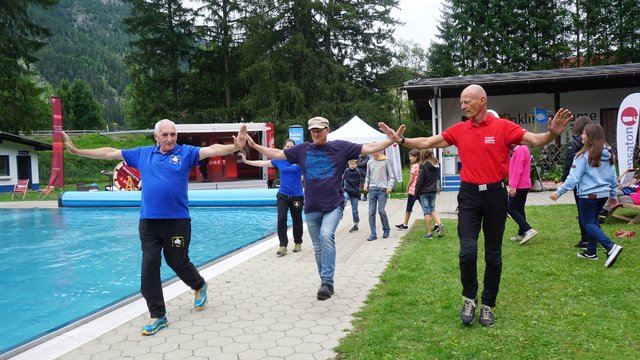 Japanische Kampfkunst mit Coach Luc Struyf, Rainer Perle und Sommerfrische-Reporter Kurt Arbeiter (v.l.).