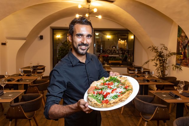 Alles Pizza: Raimondo Trombatore lädt in das zweite Pizzaiolo am Karmeliterplatz.