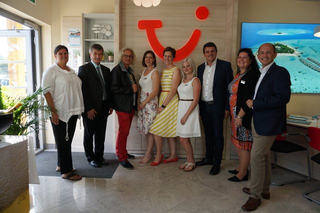 Fürstenfeld:Neues Tui-Reisebüro: Reisebüro Fürstenfeld ist 66. TUI ...