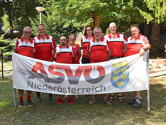 "Rudiette" Ettenauer, "Alfi" Steurer, Roman Radler, Maria Mathais, Betreuerin Steffi, "Mile" Trailovic, Andreas Zeh und Gerhard Willinger.