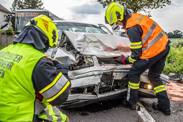 Seitens der Feuerwehr wurde die Verkehrswegsicherung im einsetzenden Berufsverkehr übernommen