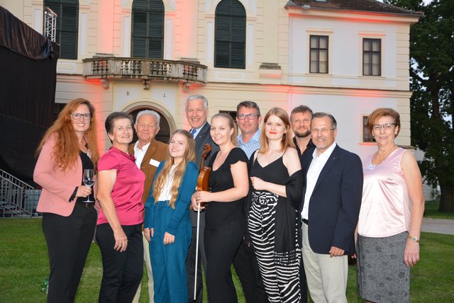 Betty Gartner, Erni Rauscher, Günther Gartner, Elisabeth Huber, Martin Eichtinger, Maria Schneider, Stephan Gartner, Karolina Ellinger, Andreas Pranzl, Otto Weichselbaum und Aloisia Gartner