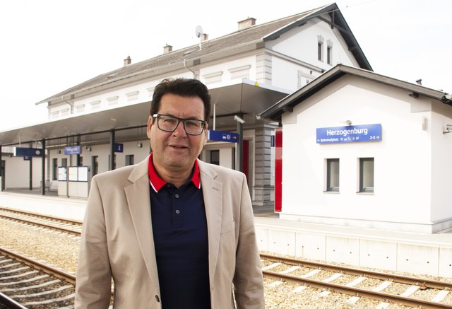 Schneller und umweltfreundlicher nach St. Pölten. Nationalrat Robert Laimer plant eine regionale Bahnoffensive.