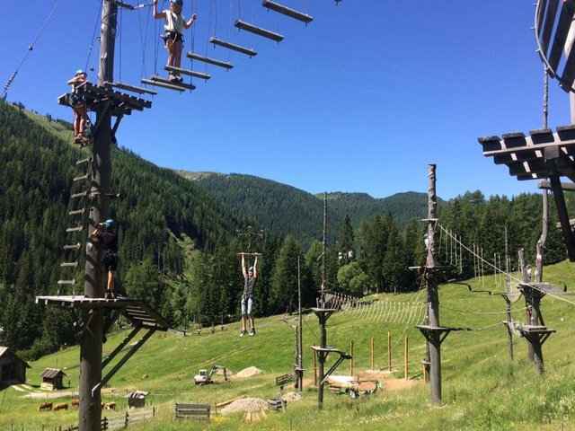 Rot-Kreuz-Jugend im Hochseilgarten