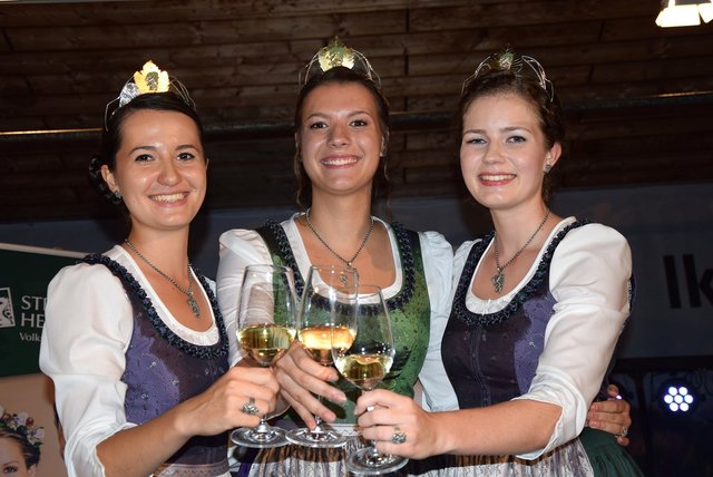 Die neuen Botschafterinnen des steirischen Weines (v.l.): Beatrix, Katrin und Lisa.