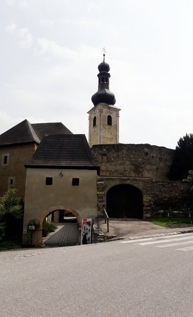 der Eingang zum Schloss