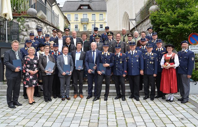 Zahlreiche Kameraden und Ehrengäste beim 150-Jahre-Jubiläum der Freiwilligen Feuerwehr Hermagor