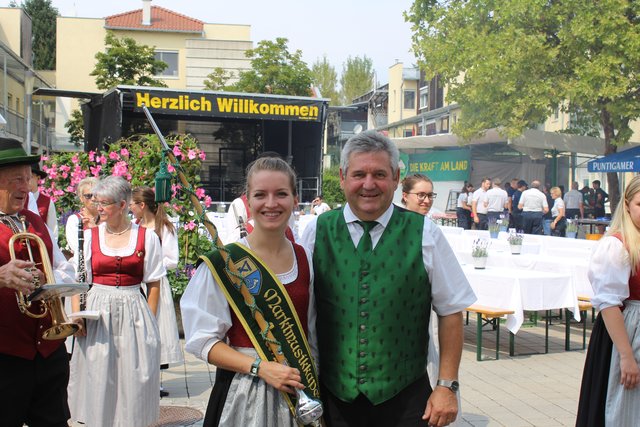 "Liebe Musikerinnen und Musiker! Ihr habt ein schönes neues Haus bekommen. Aber dieses neue Haus wäre nichts, ohne eure Gemeinschaft und euer Können, uns mit eurer Musik Freude zu bereiten!", bedankt sich Bgm. Josef Niggas bei der Marktmusikkapelle Lannach.  | Foto: Katrin Löschnig