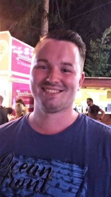 Das Volksfest hat eine Menge kulinarischer Highlights zu bieten, das genieße ich hier. Gerhard Wimmer, Oberstockstall
