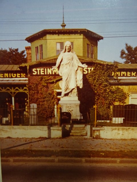 Steinmetzbetrieb „Sommer und Weniger“, gegenüber Zentralfriedhof I. Tor. | Foto: Archiv Bezirksmuseum Simmering