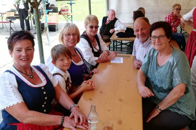 Fr. Koinig, Fr. Hudej mit Michael, Eva Fritzl und Fam. Schober