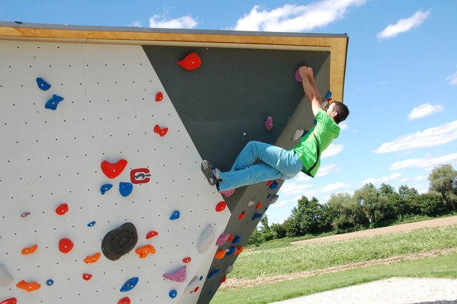 Ausgiebig Bouldern lässt es sich in der Trendspartanlage Hinzenbach.