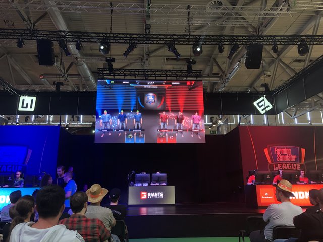 Virtuelles Schuften auf dem Bauernhof wurde auf der Gamescom in Köln auch im Turniermodus gespielt – der Kundler Traktorenprofi Lindner unterhält dafür ein sechsköpfiges Team. | Foto: Lindner