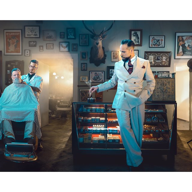 Duke Johns: Alex Prasser (r.) in seinem Barbershop | Foto: Instagram Duke Johns/Leitner