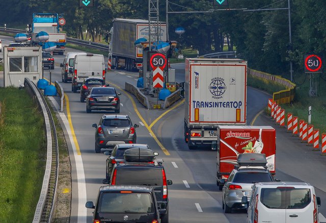 Bayern wird die Grenzkontrollen im Bereich Pocking verlängern. Davon betroffen sind auch viele Schärdinger Pendler. | Foto: Danny Jodts