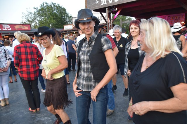 Viele Linedancer schwangen noch einmal ihre Tanzbeine.