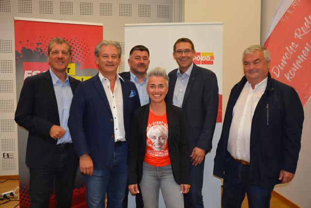 Prominente Gäste beim Sommerfest: SPÖ-Klubobmann Christian Makor, SPÖ-Bezirksvorsitzender Peter Groiß, FSG-Chef und ÖGB-Regionalvorsitzender Josef Ablinger, Nationalratsabgeordnete Doris Margreiter, Nationalratsabgeordneter Markus Vogl und AK-Präsident Johann Kalliauer (v.r.). | Foto: SPÖ