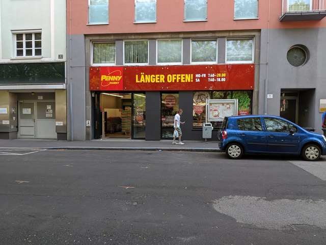 Vorm Penny Markt ist kein Platz für Räder, die Radständer gegenüber meistens voll. Antwort Büro Hein: Errichtung eines Radständers bei Hausnummer 8. | Foto: privat