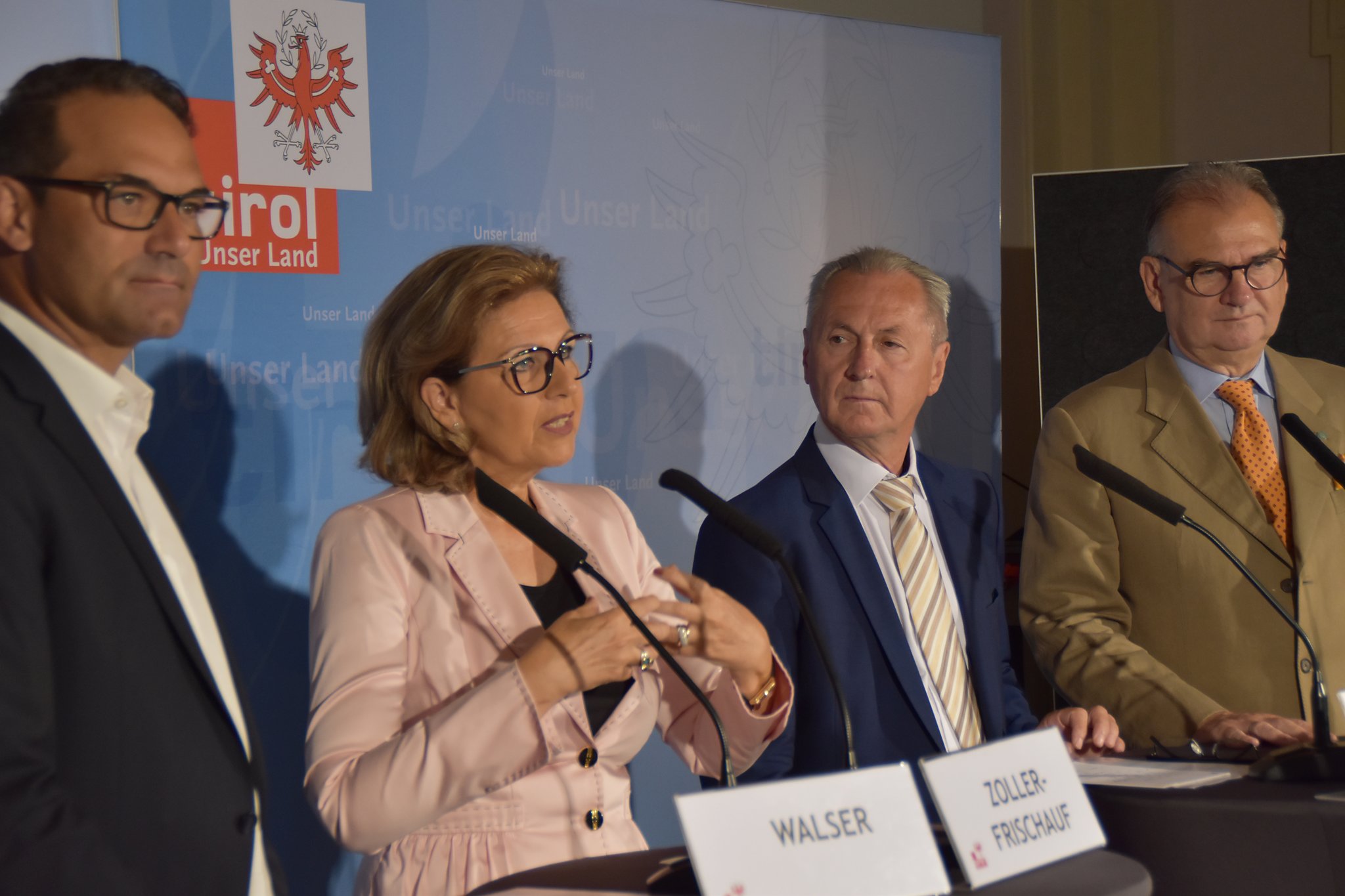 Er sucht sie tirol