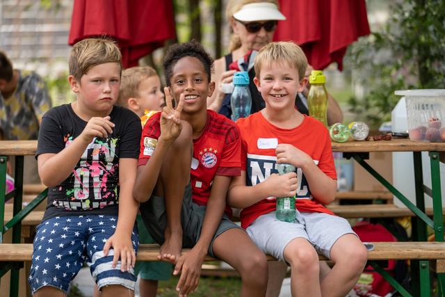 Die Kleinen und Größeren waren mit Feuereifer dabei.  | Foto: Johannes Friedl