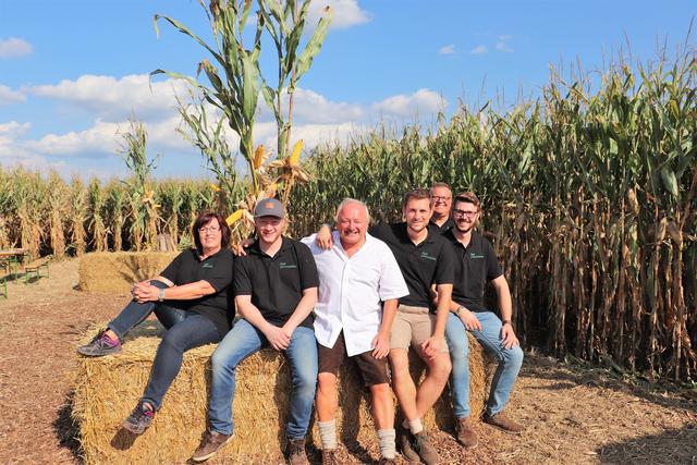 Bgm. Anton Scherbinek und sein Vize Matthias Pokorn laden mit ihrem Team zum Woazln in Premstätten. | Foto: Edith Ertl