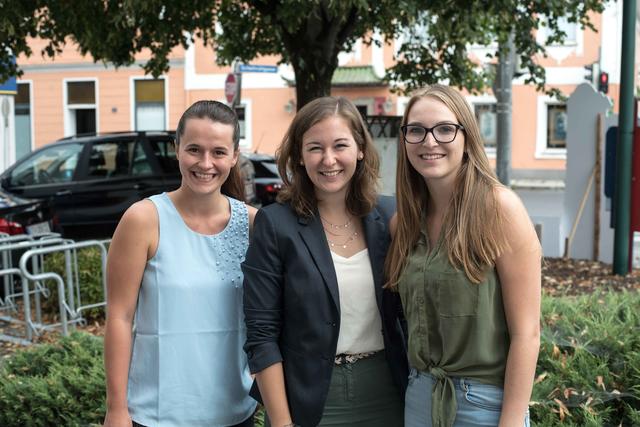 JVP-Bezirksobfrau Grieskirchen Regina Schneeberger, JVP-Landesobfrau Claudia Plakolm und JVP-Bezirksobfrau Eferding Julia Kreinecker. | Foto: JVP