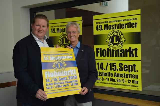 Die beiden "Löwen" Gerhard Sengstschmid und Raimund Mauritz laden zum Flohmarkt in die Eishalle ein.