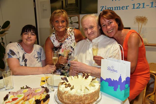 Im Bild: Christiane Mertl, Dir. Susanne Stanzel, MBA, Leopold Pumpler und GR Angela Stöckl-Wolkerstorfer. | Foto: Pressestelle Baden