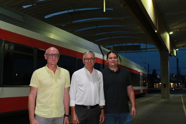 V.l.: Günter Schwarzbauer (Betriebrat Stern &amp; Hafferl), Alois Stöger (Nationalrat, Ex-Verkehrsminister), Thomas Antlinger (Bezirksparteivositzender SPÖ) | Foto: Alber/BRS