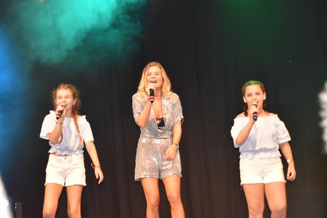 Lucy, Niki Kracher und Marianne eröffneten den Schlagerabend.