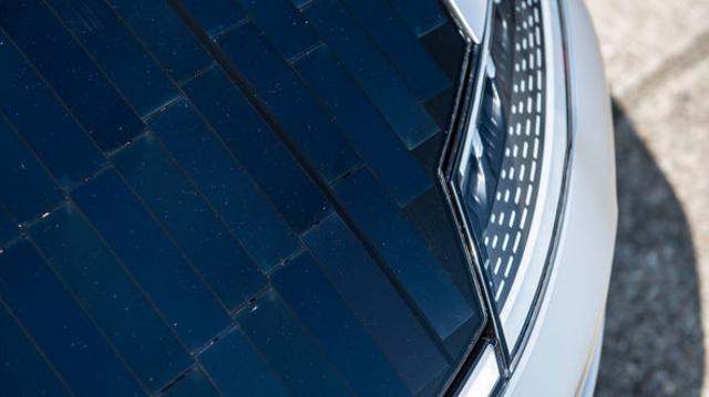 Solarmodule laden den Akku auch während der Fahrt und erhöhen so die Reichweite.
