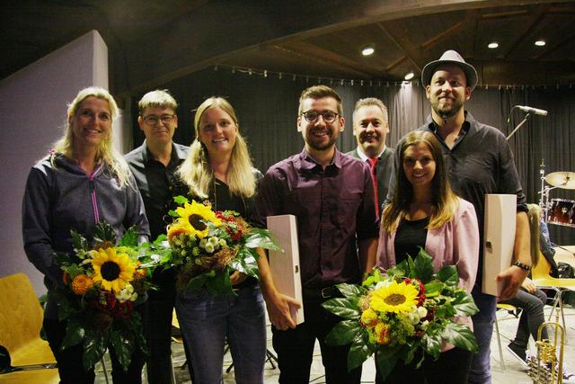 Das tolle Organisations- und Betreuungsteam hatte allen Grund zur Freude, der Einsatz beim MuskCamp am Hochzeiger hat sich gelohnt und das Konzert in Imst war ein voller Erfolg. v.l.n.r. Birgit Schrott, Norbert Sailer, Julia Rimml, Andre Platzer, Daniel Neururer, Franziska Zangerle, Mirko Schuler