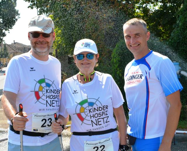 &lt;f&gt;Gabriele und Arno&lt;/f&gt; Knapp mit Dieter Preiss. | Foto: Messirek