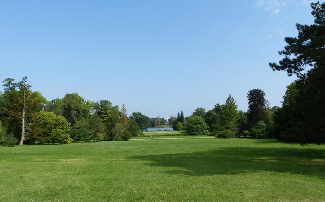 Blick vom Schloss zum Minarett
