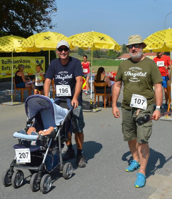 &lt;f&gt;Egal ob laufend&lt;/f&gt; oder schlafend, Hauptsache dabei! | Foto: Messirek