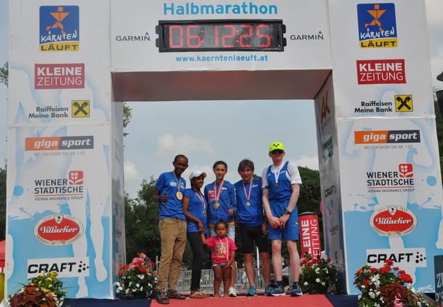 Das erfolgreiche Team des LCAV Jodl Packaging bei den Österreichischen Meisterschaften im Halbmarathon. | Foto: LCAV Jodl Packaging