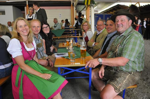 Frau sucht mann Frau sucht mann